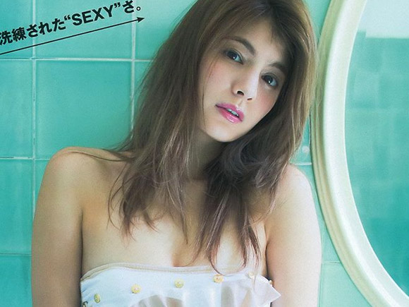 マギーの乳首が透けまくってる画像流出 キタ━━━(゚∀゚)━━━!!