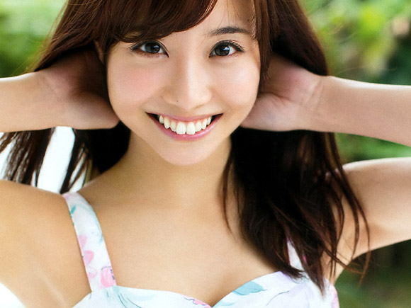 元SKE４８柴田阿弥(２４)が美人アナになって水着グラビア復帰！